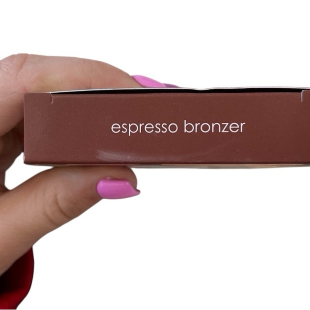 WINKY LUX Coffee Bronzer - Floral Design - Picture 3 of 3